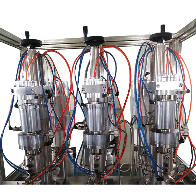 Автоматическая машина для наполнения кислородных банок